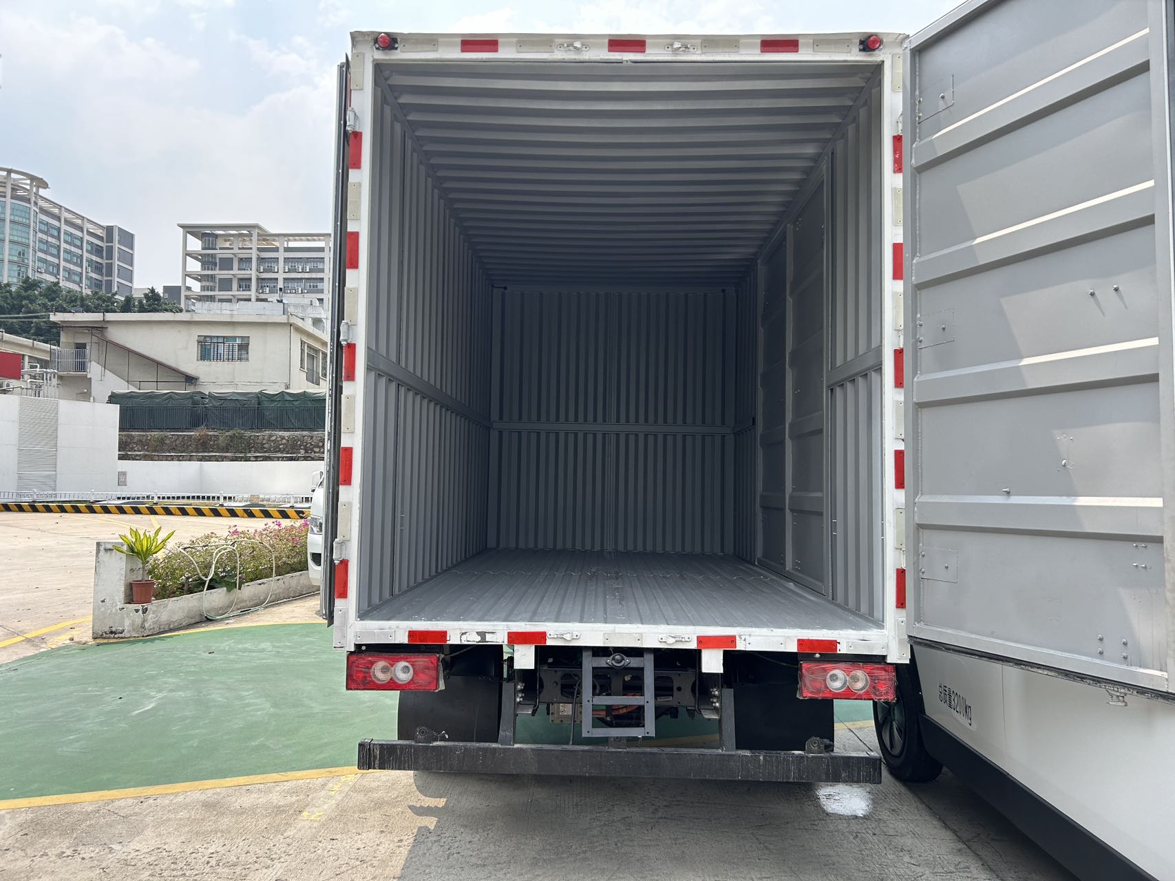 FOTON AUMARK ES Light-Duty Electric Truck 🚚⚡ - Image 4