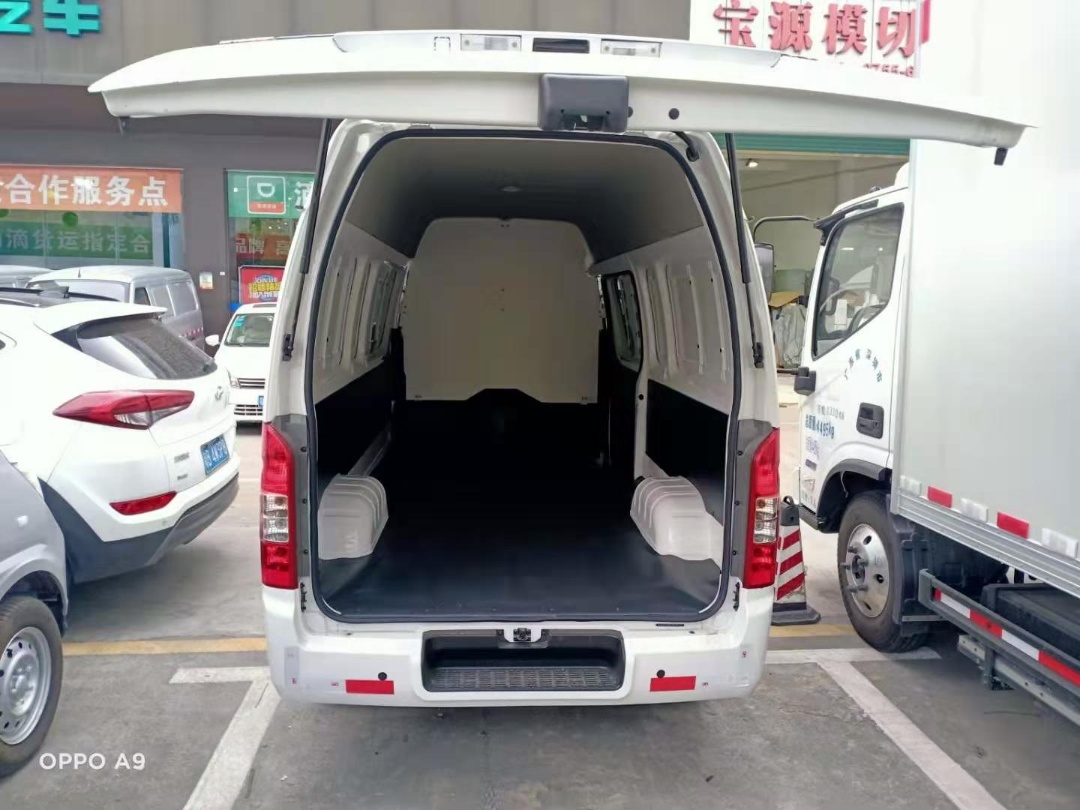 FOTON VIEW G7 2/5/12-Seater EV Passenger & Cargo Van LHD/RHD 🚐⚡ - Image 6