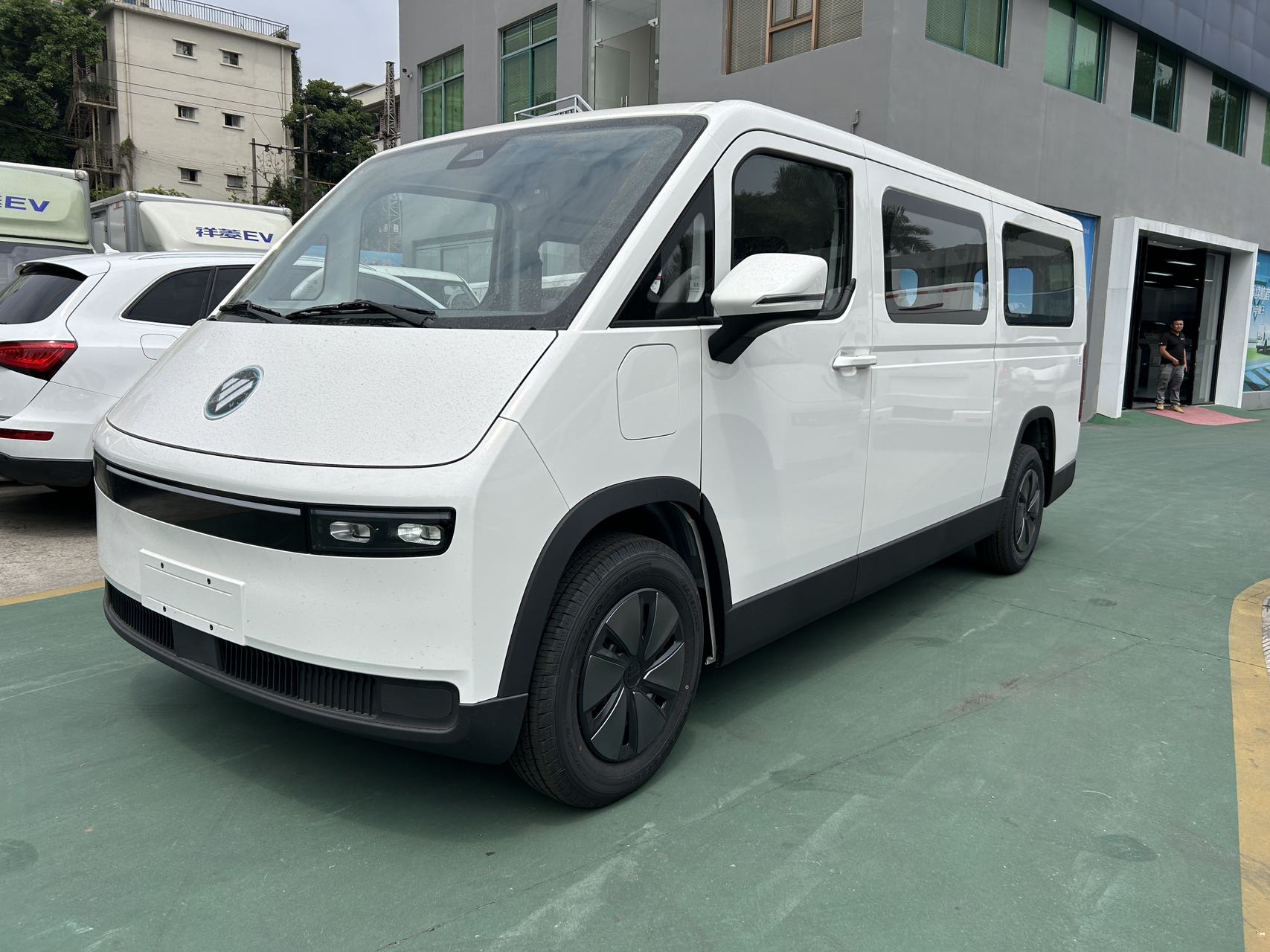 FOTON VIEW i9 2/6/9-Seater EV Passenger & Cargo Van LHD/RHD 🚐⚡