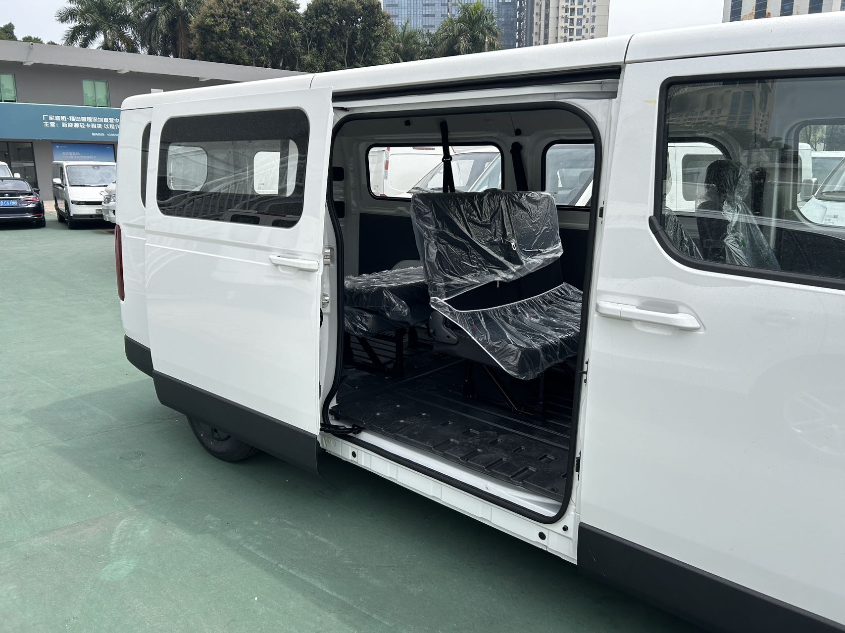 FOTON VIEW i9 2/6/9-Seater EV Passenger & Cargo Van LHD/RHD 🚐⚡ - Image 5