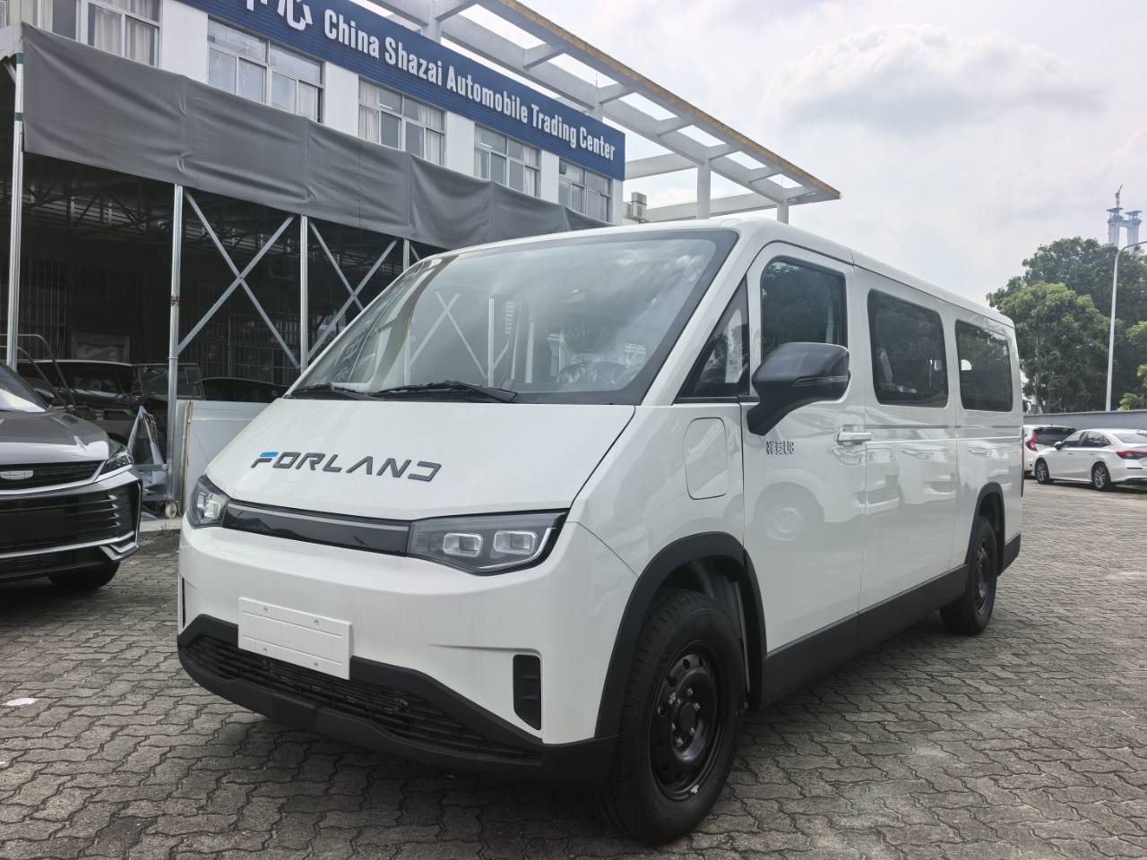 FOTON VIEW U8 19-Seater EV Passenger Van 🚐⚡ - Image 2
