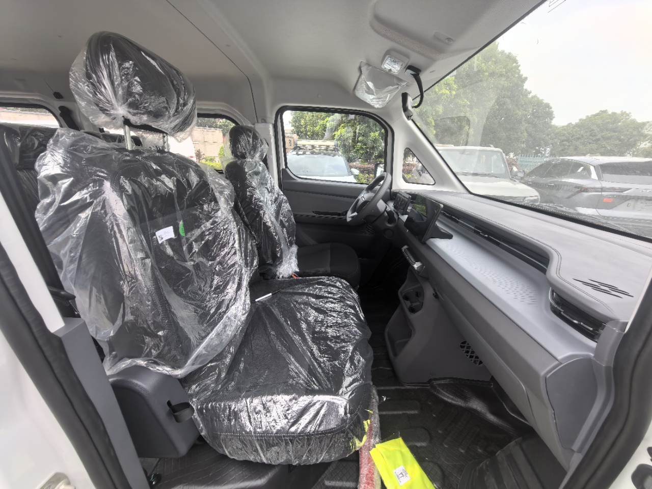 FOTON VIEW U8 19-Seater EV Passenger Van 🚐⚡ - Image 7